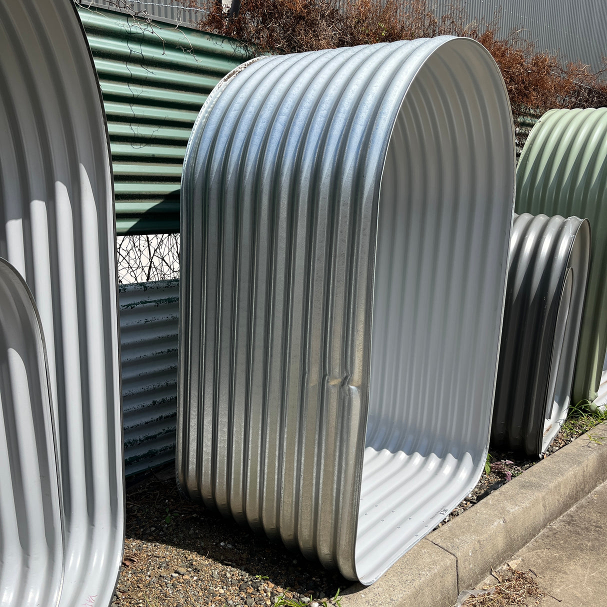 1800 x 1150 x 810 Wood Hutch