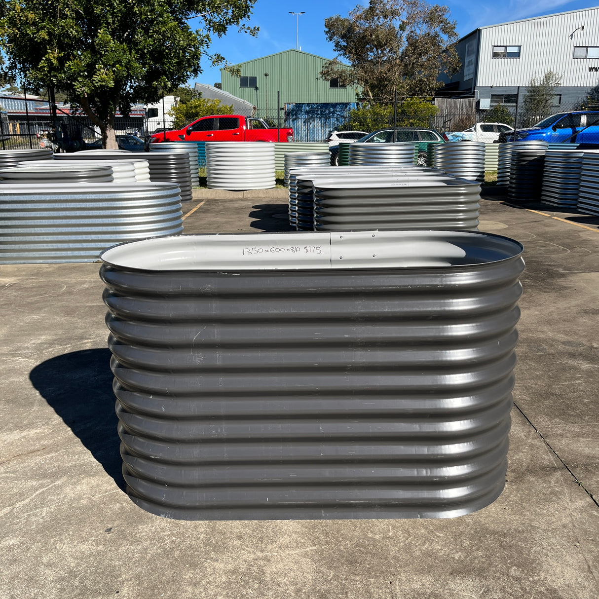 1350 x 600 x 810 Slimline Garden Bed