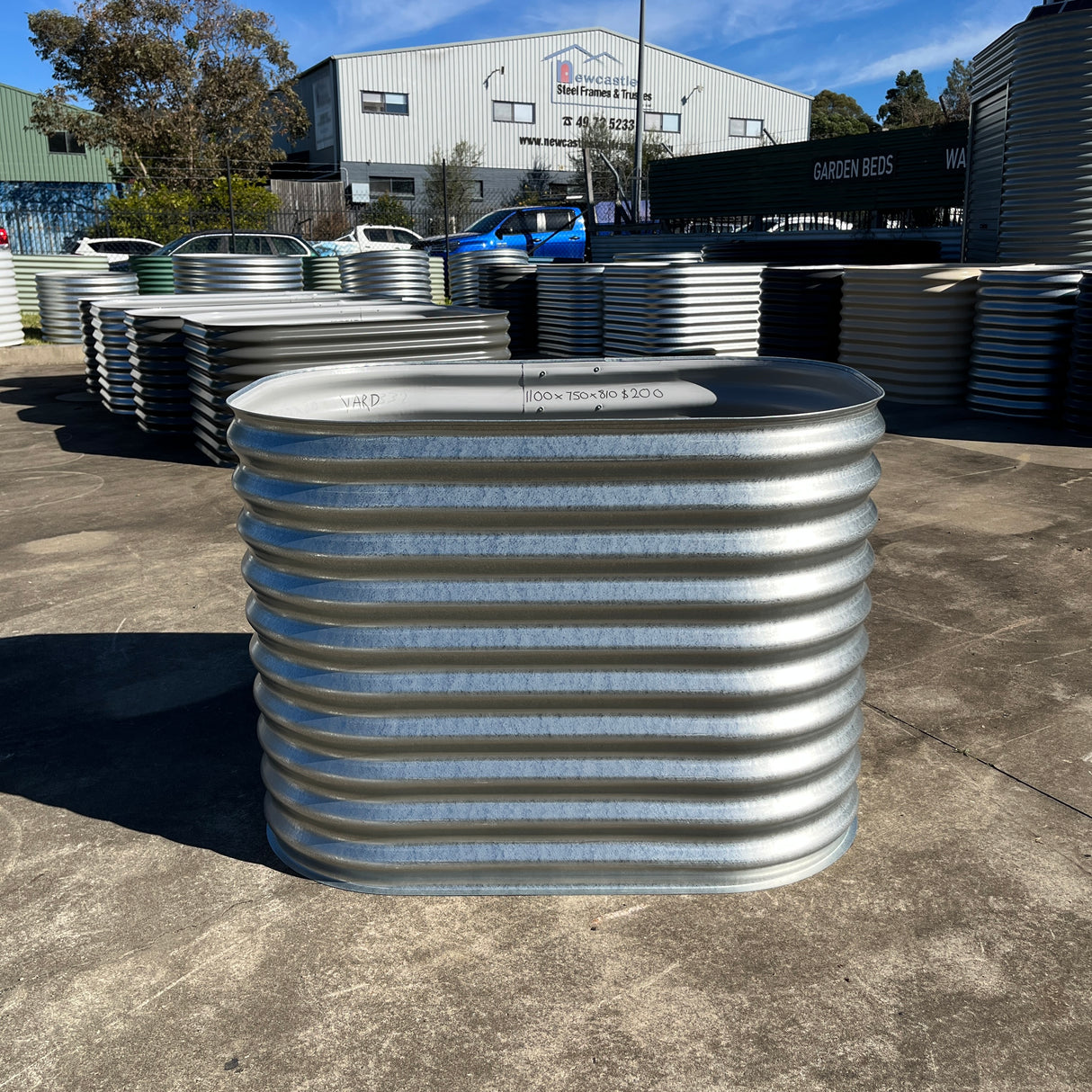 1100 x 750 x 810 Modline Garden Bed