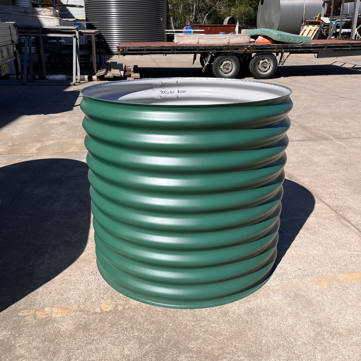 900 x 810 Round Garden Bed