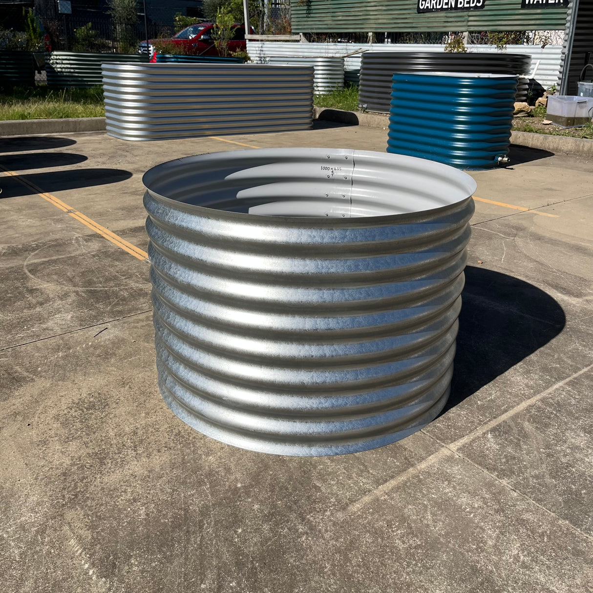 1000 x 635 Round Garden Bed