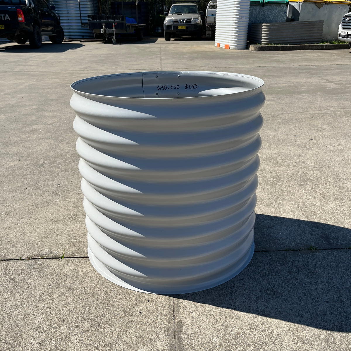 650 x 635 Round Garden Bed