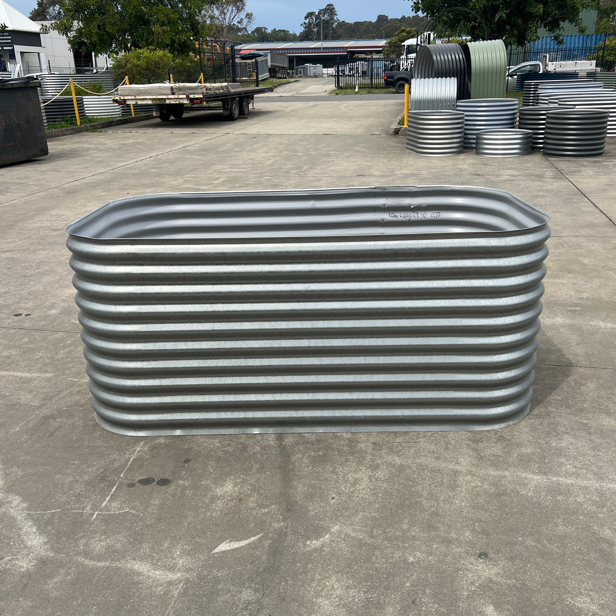 1850 x 1000 x 810 Modline Garden Bed