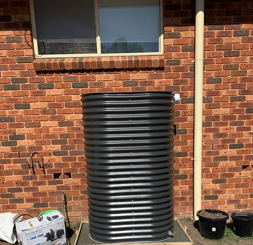 How to install a slimline water tank