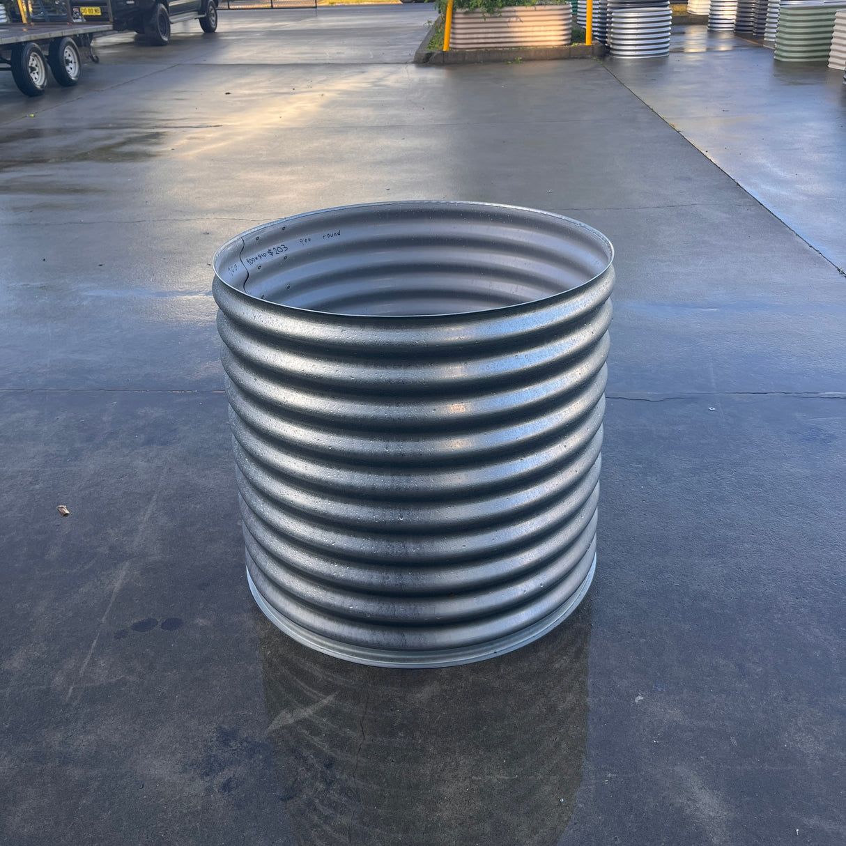 900 x 810 Round Garden Bed