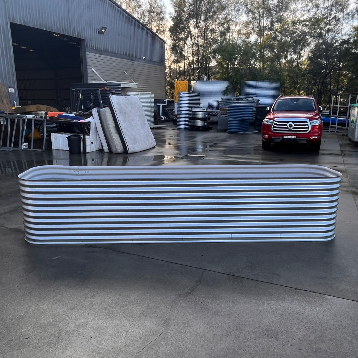 3950 x 850 x 810 Modline Garden Bed