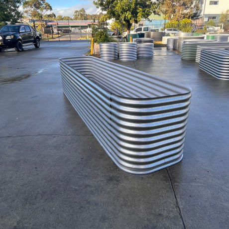 3950 x 850 x 810 Modline Garden Bed