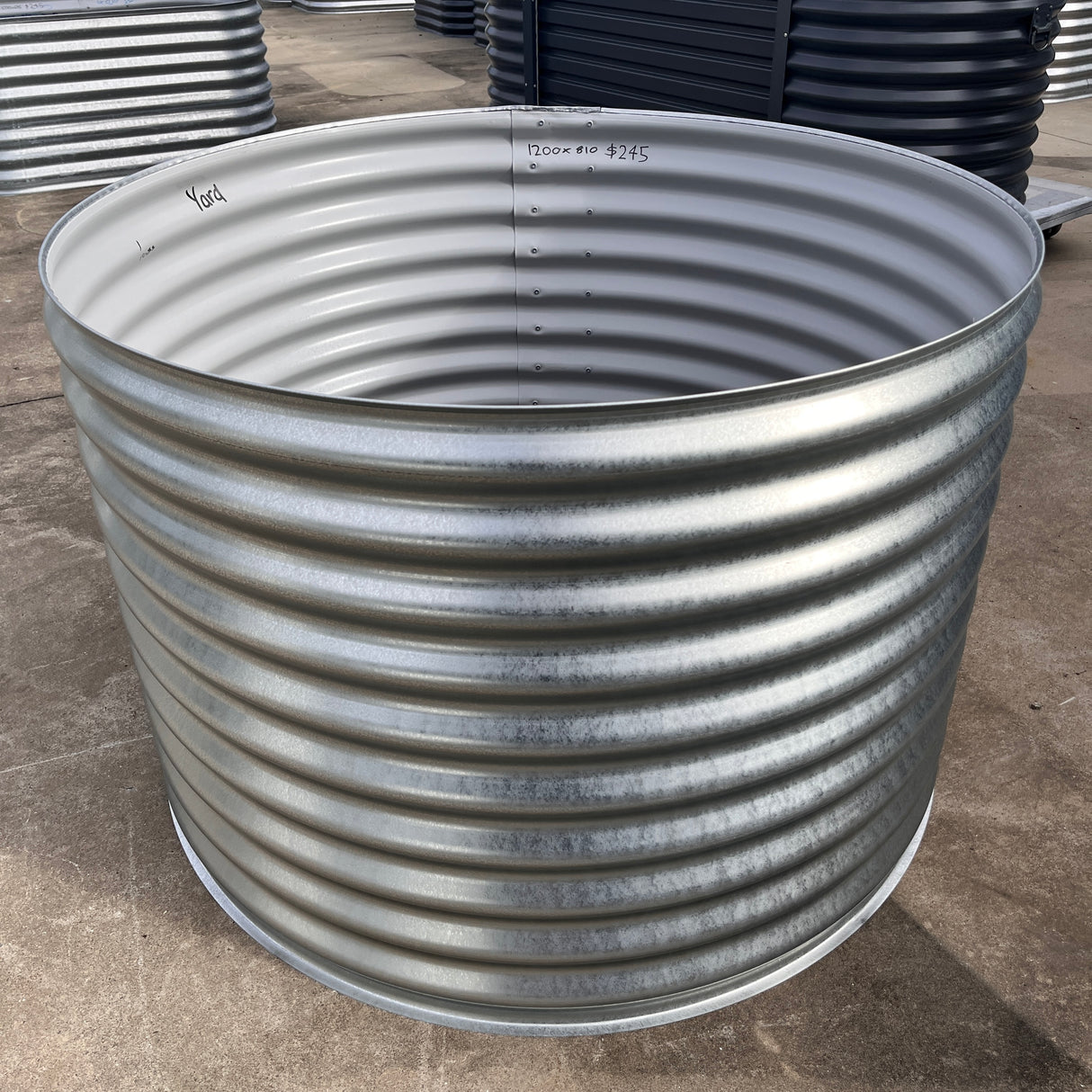 1200 x 810 Round Garden Bed