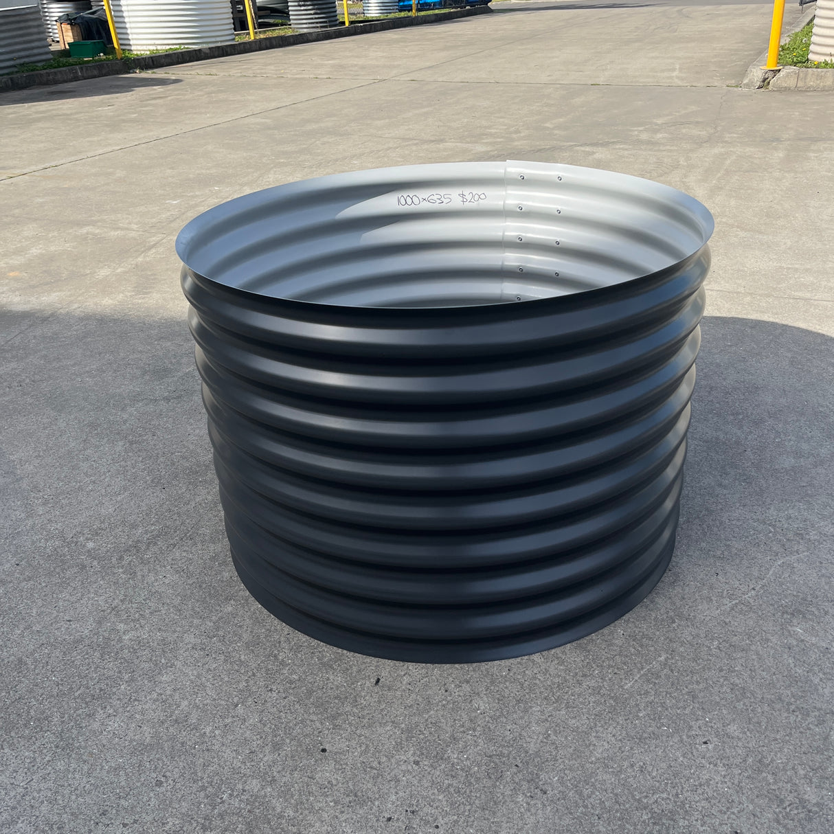 1000 x 635 Round Garden Bed