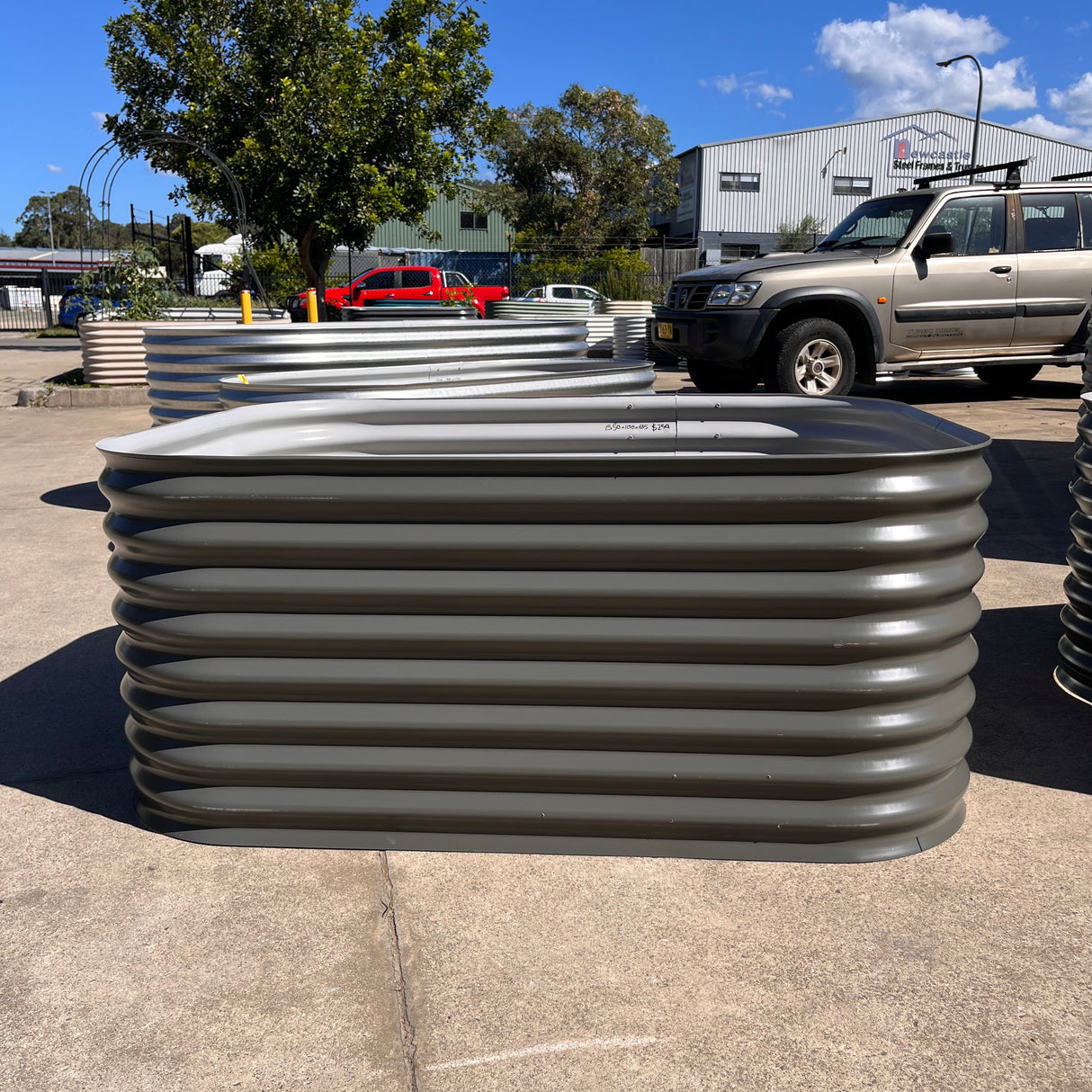 1550 x 1150 x 635 Modline Garden Bed