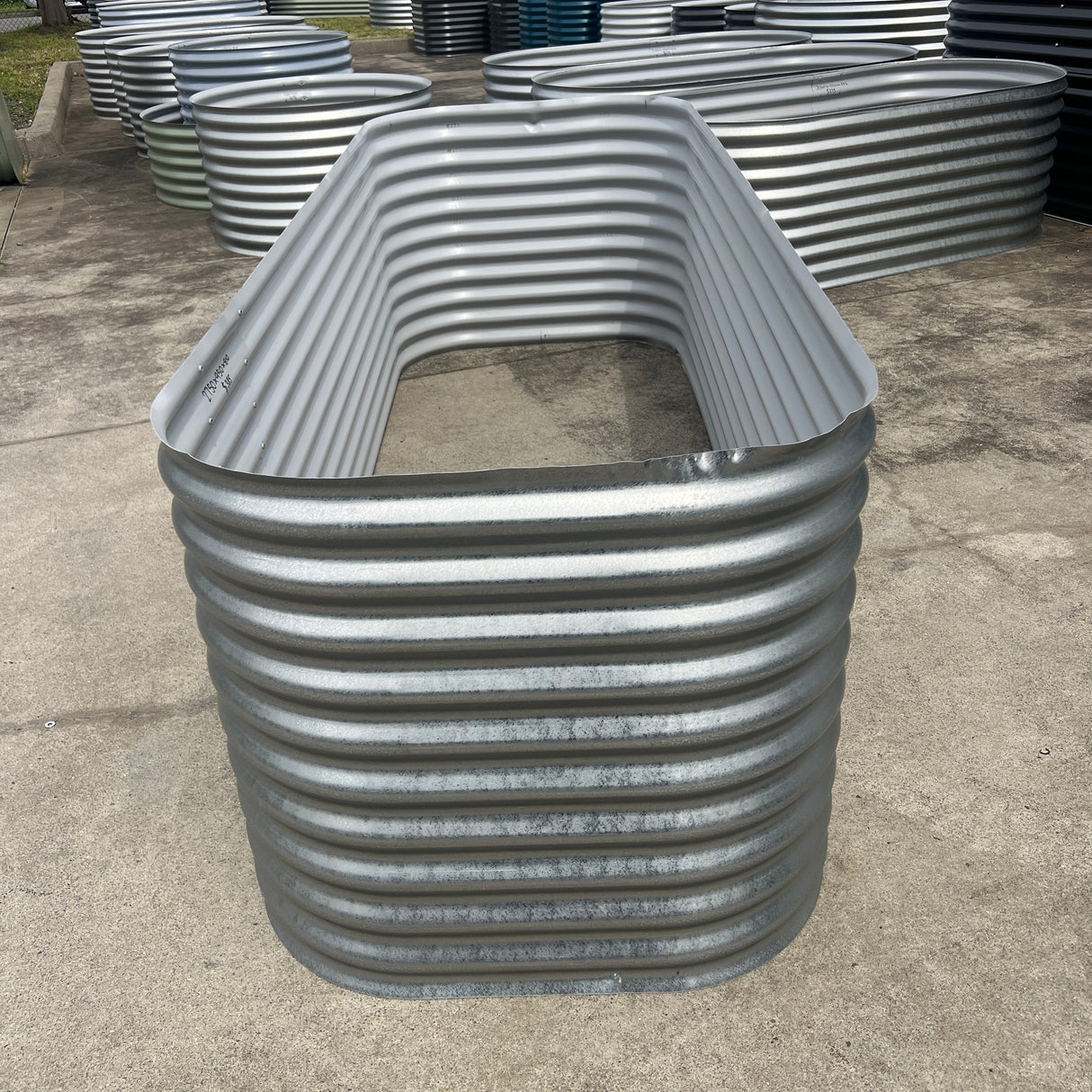 2750 x 950 x 810 Modline Garden Bed