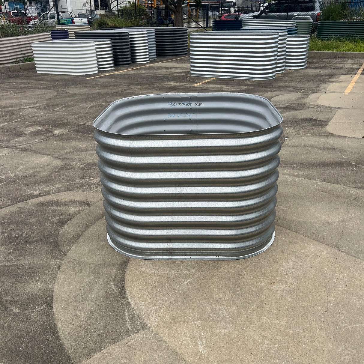 950 x 950 x 810 Square Garden Bed