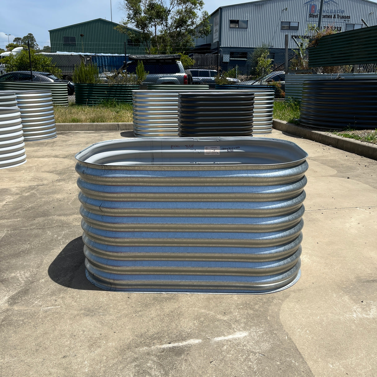 1200 x 800 x 635 Modline Garden Bed