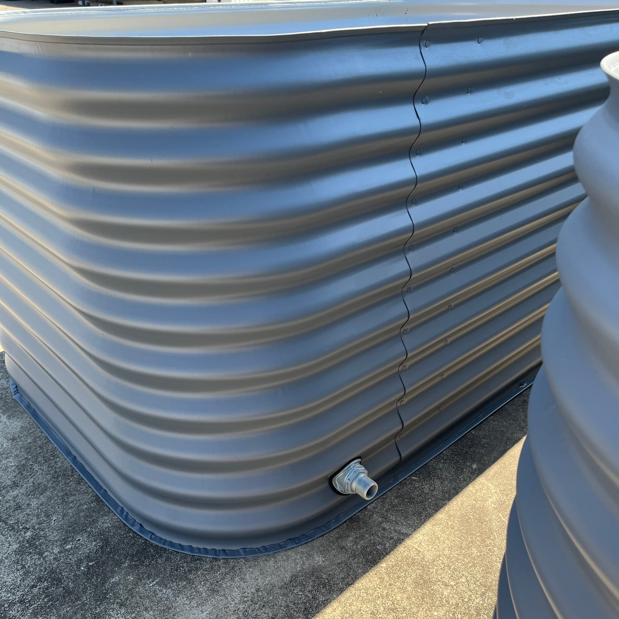 1800 x 1050 x 810 Modline Garden Beds