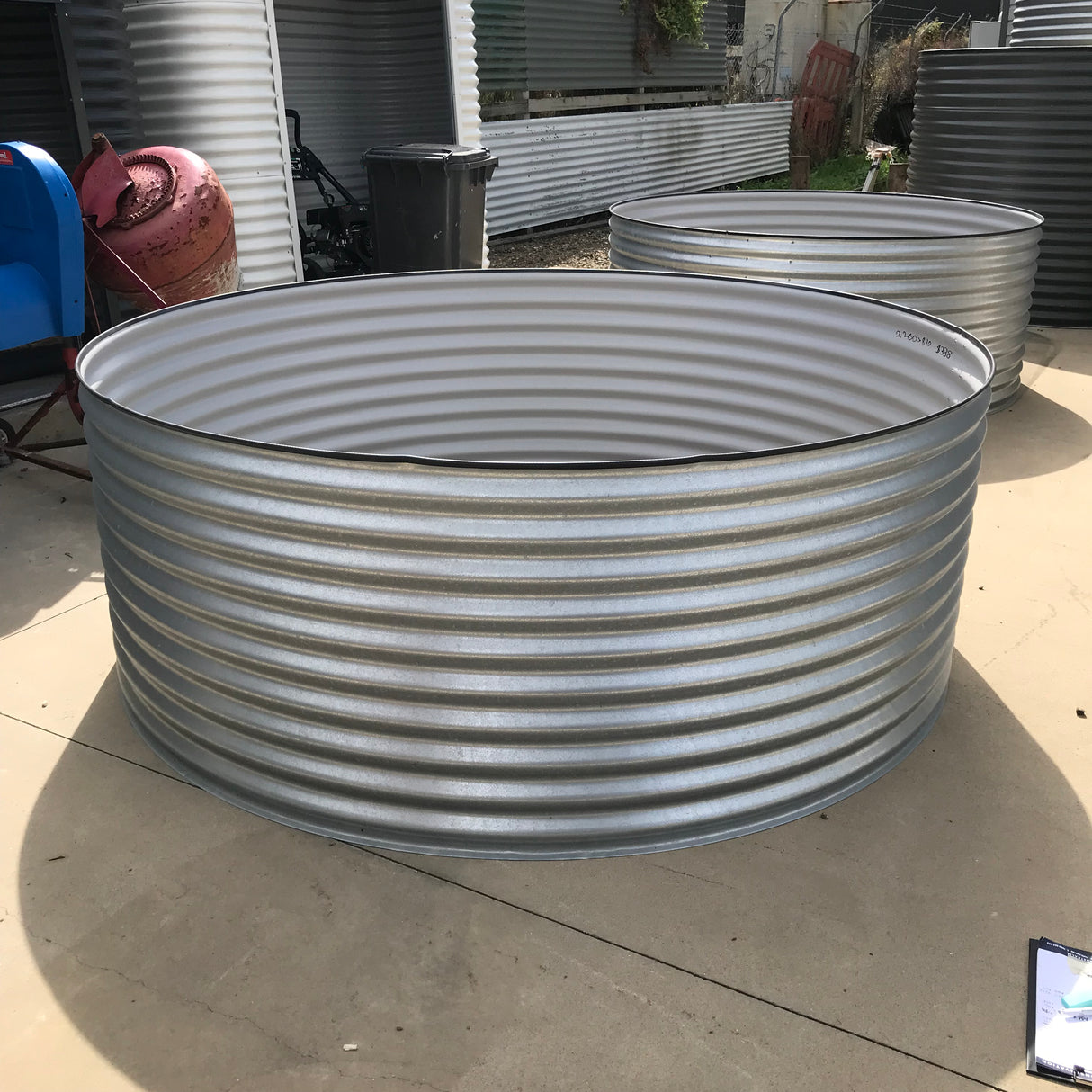 2200 x 810 Round Garden Bed